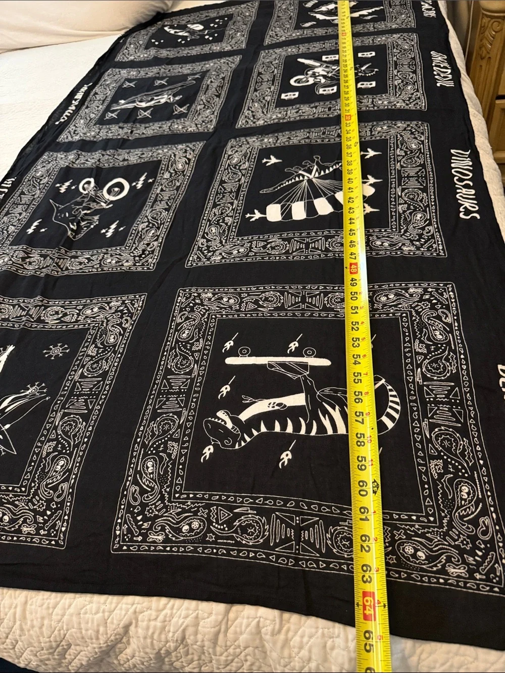 Marc Jacobs Black and White Bandana-Print Scarf Blanket Size 35/65